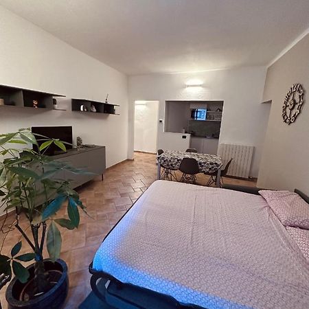 La Casa Del Corso Daire Arona Dış mekan fotoğraf