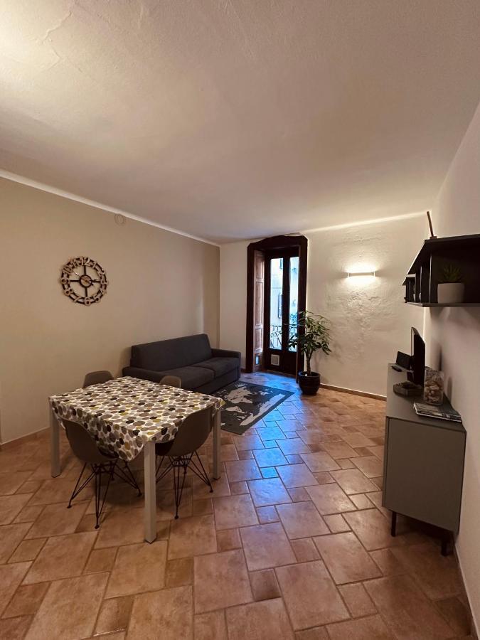 La Casa Del Corso Daire Arona Dış mekan fotoğraf