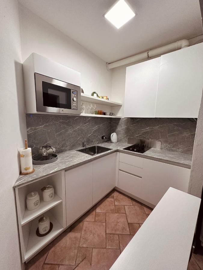 La Casa Del Corso Daire Arona Dış mekan fotoğraf